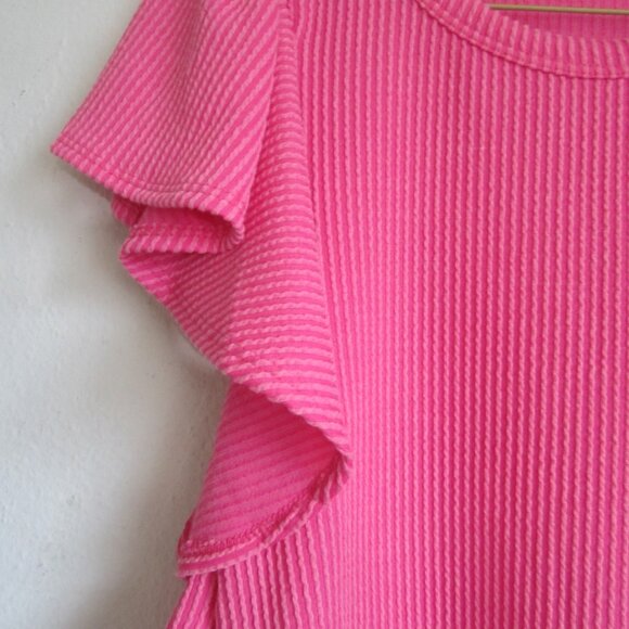 Heimish Ruffled Sleeve Round Neck Urban Stretchy Ribbed Solid Top New - Picture 2 of 5